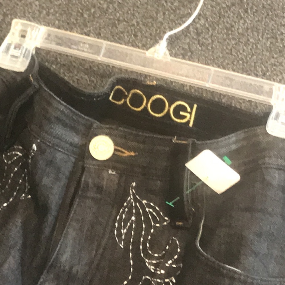 Coogi - Picture 5 of 10